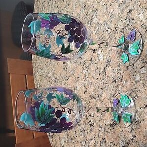 Nwot Wine glasses hand painted never used. Grape theme nwot